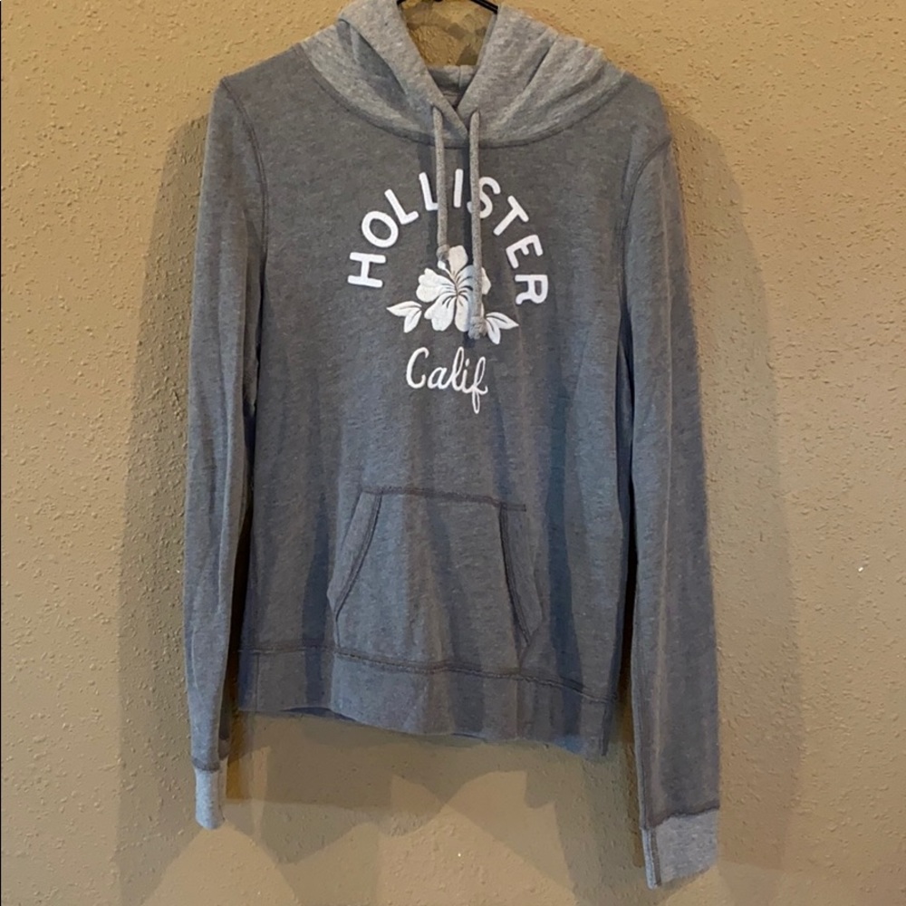 Hollister gray sweatshirt with hood